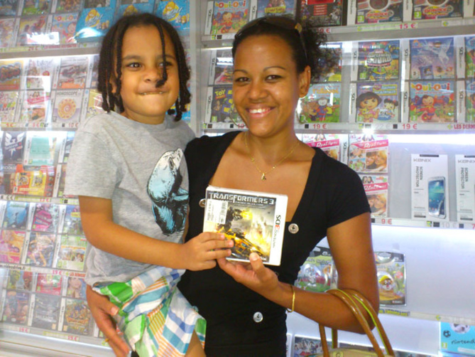 Nelcy Itema a gagné TRANSFORMERS: DARK OF THE MOON sur 3DS Nelcy Itema a gagné TRANSFORMERS: DARK OF THE MOON sur 3DS