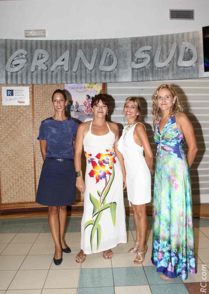 Linda, Isabelle, Erika et Sabrina, SMP/agents d'aéroport Linda, Isabelle, Erika et Sabrina, SMP/agents d'aéroport