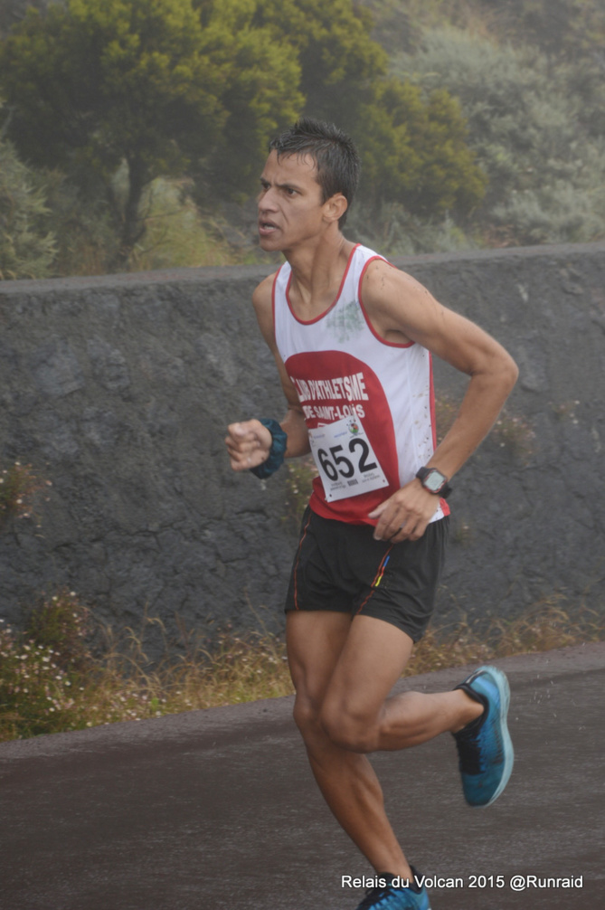 Julien Hoarau pour le compte du CASL dans le deuxième relais Julien Hoarau pour le compte du CASL dans le deuxième relais