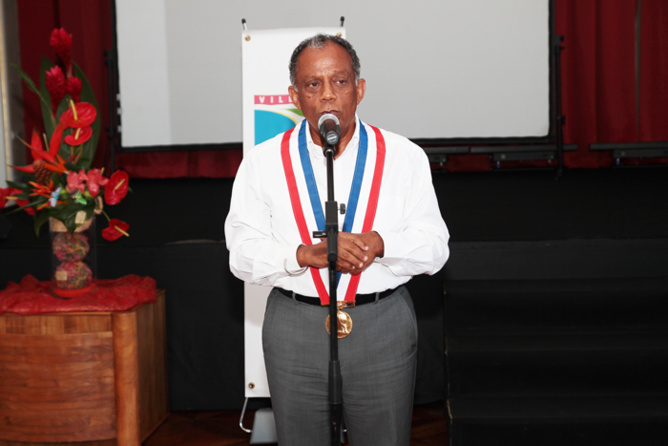 Gilbert Annette, Maire de Saint-Denis présente ses voeux à la Presse