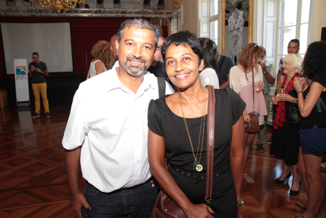 Thierry Araye de Télé Kréol et la députée Ericka Bareigts Thierry Araye de Télé Kréol et la députée Ericka Bareigts