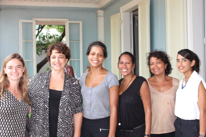 Anna Bellissens, d'Antenne Réunion, Michèle Bénard, attachée de presse CG, Julie Lebihan, d'Antenne Réunion, Christine Tanhoo, d'Antenne Réunion, Nathalie Almar, d'Antenne Réunion, Yasmine Bobat, assistante presse CG