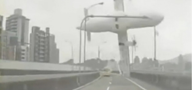 Crash TransAsia: le pilote, ce héros! Crash TransAsia: le pilote, ce héros!