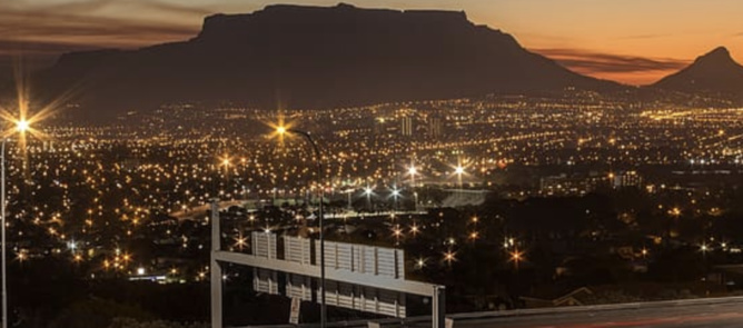 Une famille Britannique se trompe de route à la sortie de l'aéroport du Cap : ils sont abattus Une famille Britannique se trompe de route à la sortie de l'aéroport du Cap : ils sont abattus