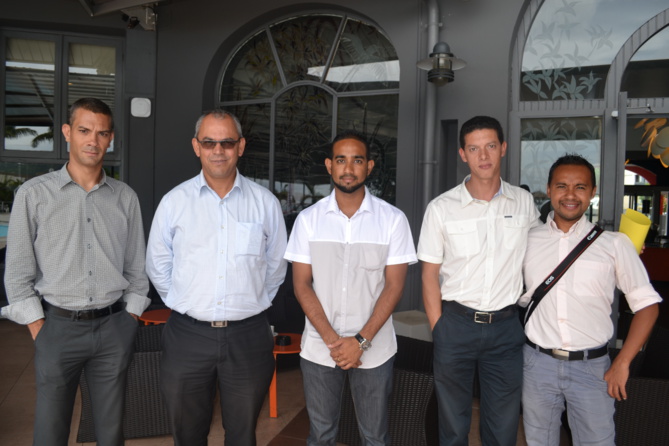 Bertrand Boyer du service marketing, Pierre Lacaille, Cédric Mardé, prospecteur, et André Randriamifidy, webmaster Bertrand Boyer du service marketing, Pierre Lacaille, Cédric Mardé, prospecteur, et André Randriamifidy, webmaster