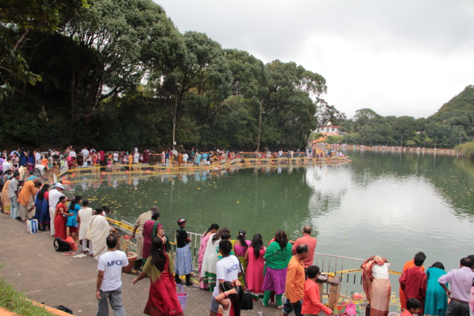 À partir de 1972, Grand-Bassin a pris une nouvelle dimension lorsque de l’eau du Gange y a été versée. Il a alors été nommé Ganga Talao. À partir de 1972, Grand-Bassin a pris une nouvelle dimension lorsque de l’eau du Gange y a été versée. Il a alors été nommé Ganga Talao.