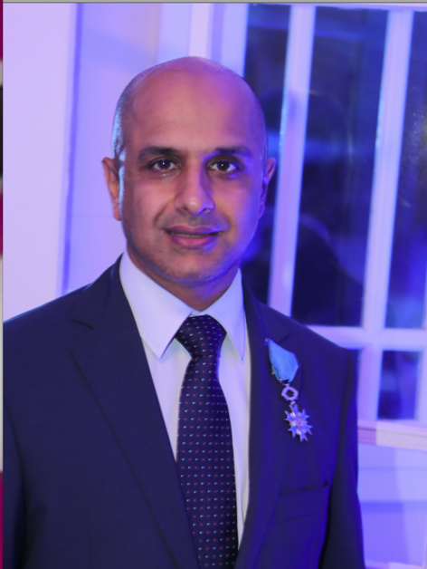 Abdoullah Lala, commissaire aux comptes et expert comptable dirige le cabinet Fiduciaire des Mascareignes. Diplômé de Sciences Po Paris (EF 1992), et président de la section Réunion des Sciences Po, il est aussi maître de conférences associé à l’Université de La Réunion. Abdoullah Lala, commissaire aux comptes et expert comptable dirige le cabinet Fiduciaire des Mascareignes. Diplômé de Sciences Po Paris (EF 1992), et président de la section Réunion des Sciences Po, il est aussi maître de conférences associé à l’Université de La Réunion.