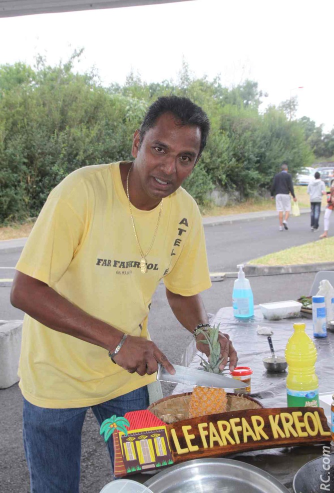 Jacky a fait des dizaines de démonstration de fabrication des samoussas.