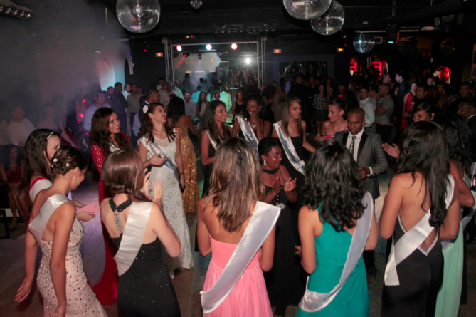 Inauguration de l'As de Pique <br> Les Miss mettent l'ambiance! Inauguration de l'As de Pique <br> Les Miss mettent l'ambiance!