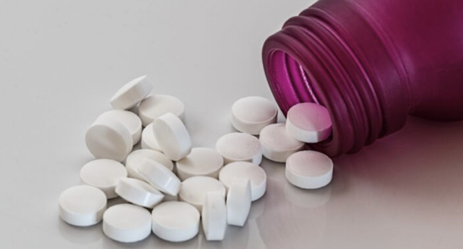 Scattered pills, free public domain CC0 photo Credit: rawpixel.com Scattered pills, free public domain CC0 photo Credit: rawpixel.com