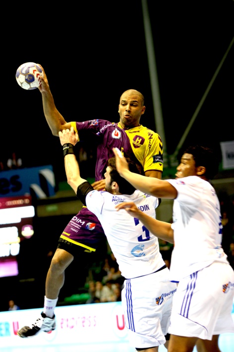 2015 risque bien d'être l'année de Nicolas Claire... Après une récente victoire en Coupe de la Ligue et une qualification en finale de la Coupe de France, le voilà en Equipe de France!