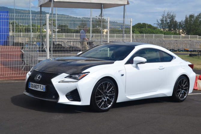 477 chevaux sous le capot: elle est prête à rugir et à bondir... 477 chevaux sous le capot: elle est prête à rugir et à bondir...