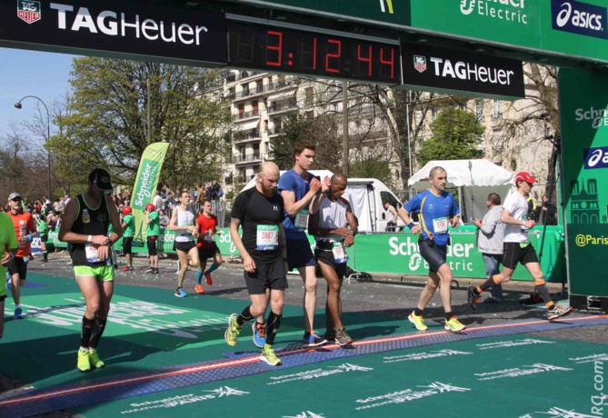 Marathon de Paris<br> La Réunion en l'air!