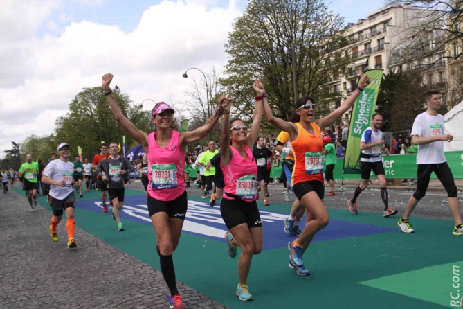 Marathon de Paris<br> La Réunion en l'air! Marathon de Paris<br> La Réunion en l'air!