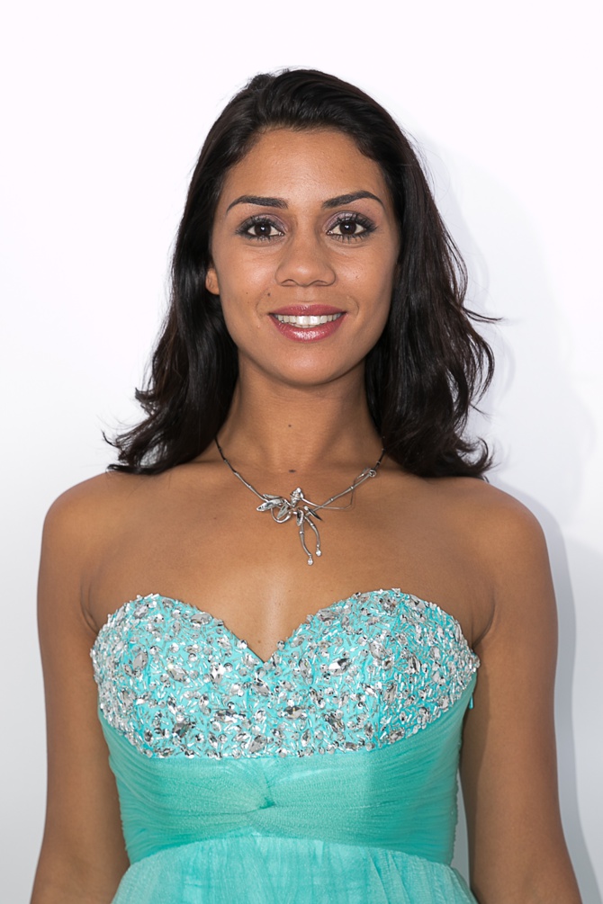 1. Apaméa DESEGAULX de NOLET 19 ans, 1,70m - Saint-Pierre 1. Apaméa DESEGAULX de NOLET 19 ans, 1,70m - Saint-Pierre