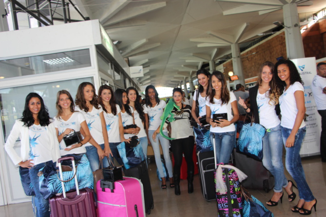 Le départ des candidates Miss Réunion 2015 pour Paris Le départ des candidates Miss Réunion 2015 pour Paris