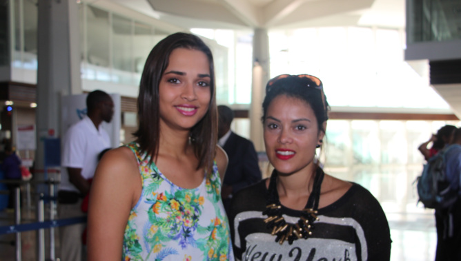 Le départ des candidates Miss Réunion 2015 pour Paris Le départ des candidates Miss Réunion 2015 pour Paris