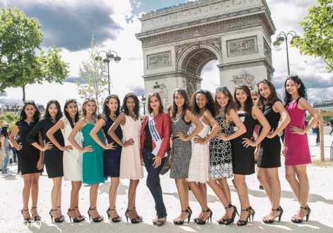 Devant l'Arc de Triomphe avec Anne-Gaëlle Laterrière Devant l'Arc de Triomphe avec Anne-Gaëlle Laterrière