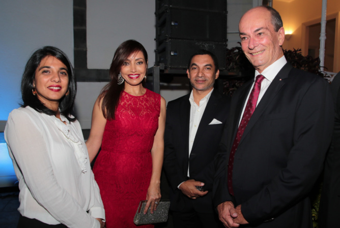 Madame Issop-Mamode, Nadia Lagourgue, Houssen Issop-Mamode et Jean-Louis Lagourgue Madame Issop-Mamode, Nadia Lagourgue, Houssen Issop-Mamode et Jean-Louis Lagourgue