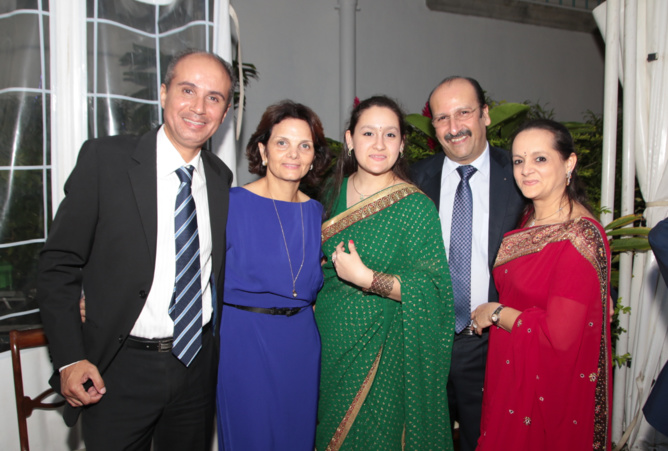 Bobby, son épuse Sylvie et la famille Khalidas Bobby, son épuse Sylvie et la famille Khalidas