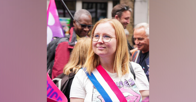 Facebook : Ersilia Soudais Facebook : Ersilia Soudais