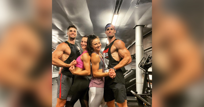 Quand des jumeaux épousent des jumelles : une famille unique en son genre en Oregon Quand des jumeaux épousent des jumelles : une famille unique en son genre en Oregon