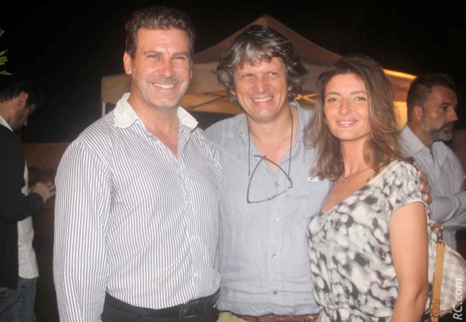 Gilles Couapel, président Dom’Eau, Mr Grouard, architecte, et Anne Javerzac-Grouard, avocate Gilles Couapel, président Dom’Eau, Mr Grouard, architecte, et Anne Javerzac-Grouard, avocate