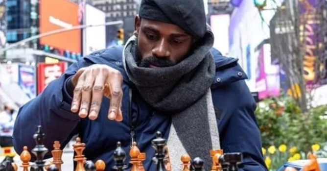 Instagram / @firstmagazine.officiel Instagram / @firstmagazine.officiel