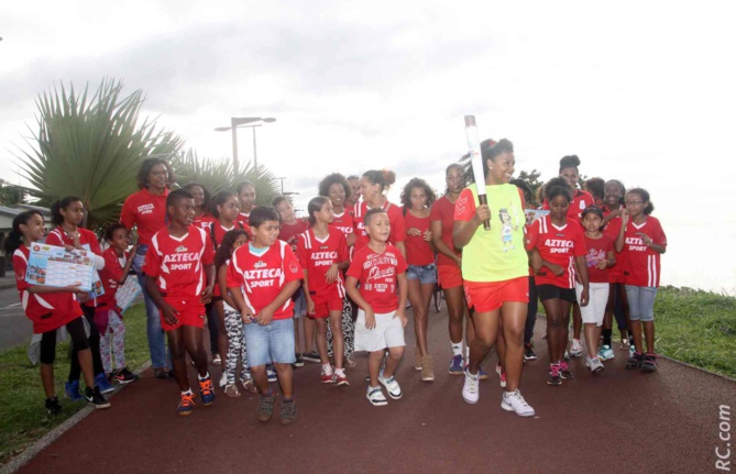Des jeunes de Sainte-Marie sur le littoral Nord Des jeunes de Sainte-Marie sur le littoral Nord