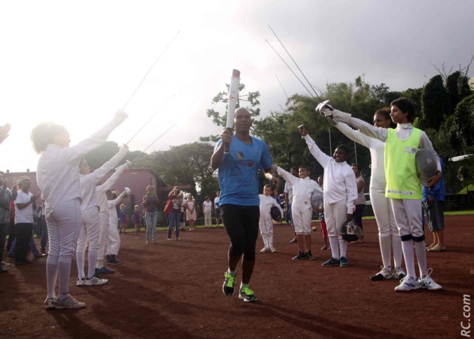 L'arrivée au complexe sportif de Flacourt à Sainte-Marie
