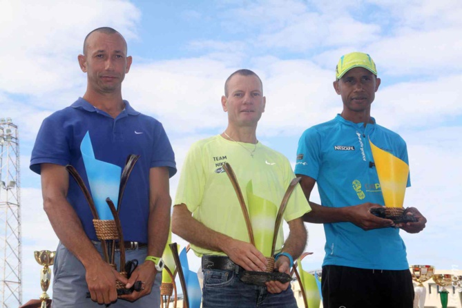 Le podium des vétérans 1: Jean-François Lebon, Thierry Ganosky et Jean Patrice Payet Le podium des vétérans 1: Jean-François Lebon, Thierry Ganosky et Jean Patrice Payet
