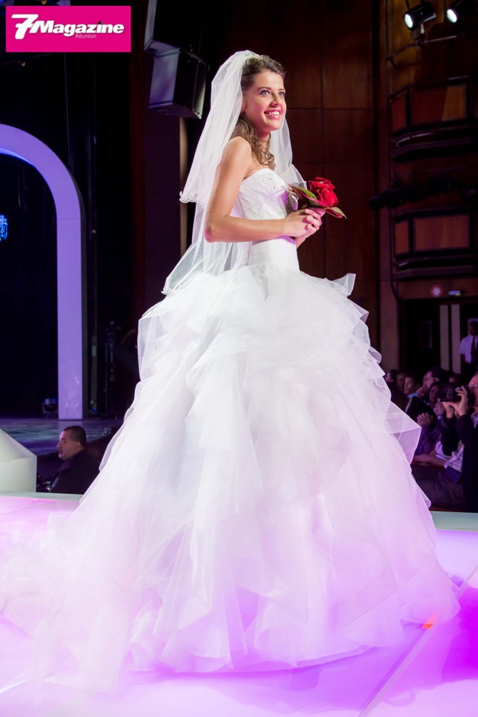 Moments émotion sur Miss Réunion: les robes de soirée et de mariée Moments émotion sur Miss Réunion: les robes de soirée et de mariée