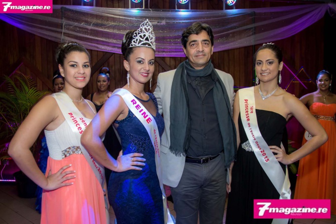 Les lauréates avec le maire Bachil Vally Les lauréates avec le maire Bachil Vally