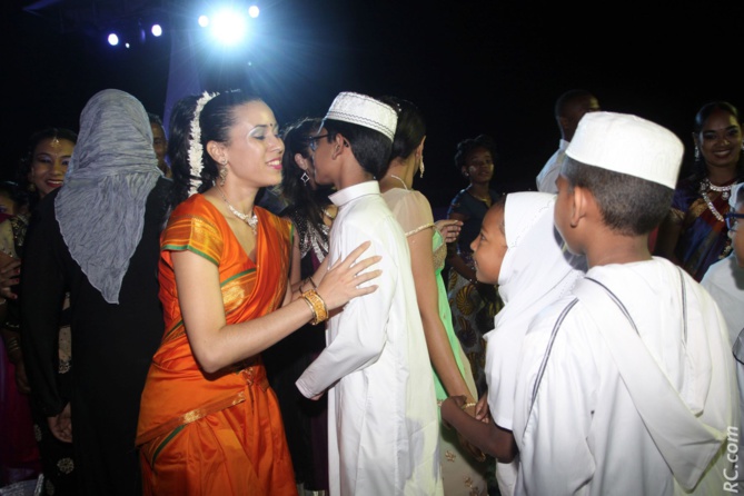 Quand toutes les communautés de l'île font la fête ensemble