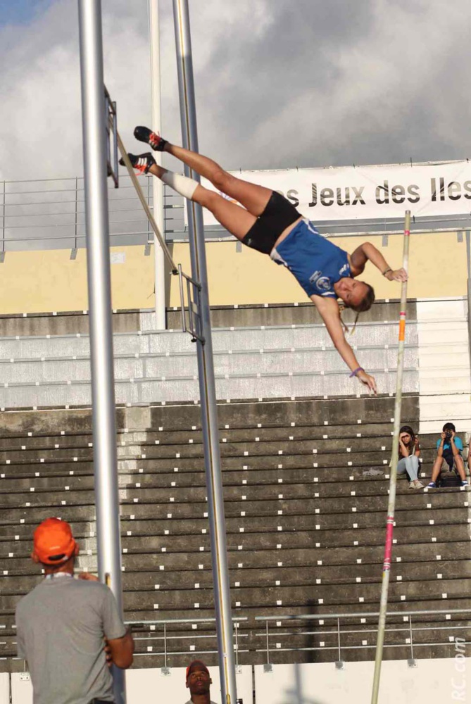 Le superbe saut de Morgan Perret à 3,95m, synonyme d'or pour la Réunion