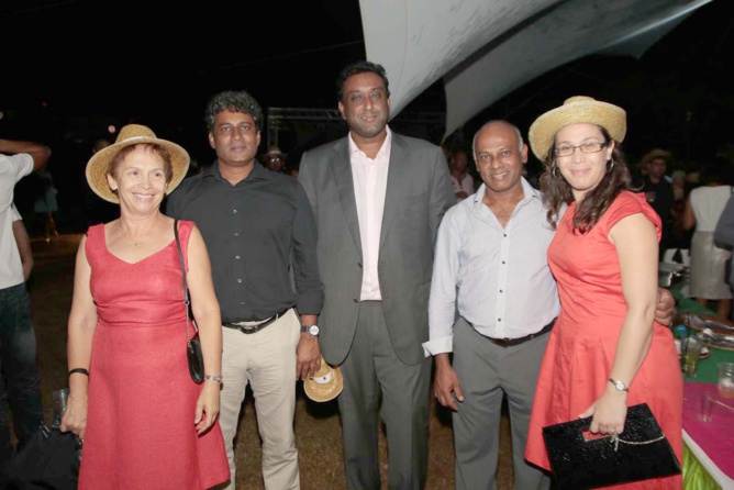 Jean-François Sita avec quelques invités Jean-François Sita avec quelques invités