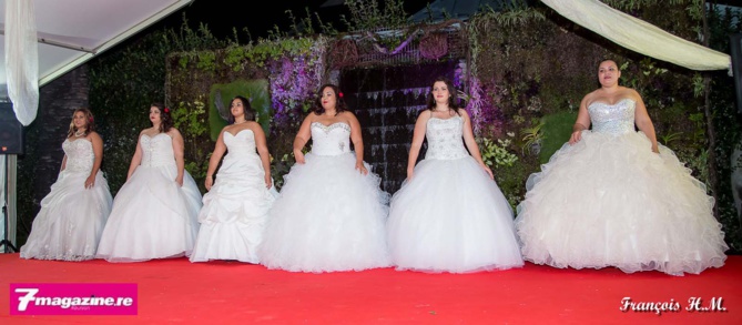 Le passage en robes de mariée Le passage en robes de mariée