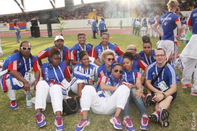 Les haltérophiles coachés par Nicolas Huet avant de séparer à l'issue de la cérémonie de clôture.