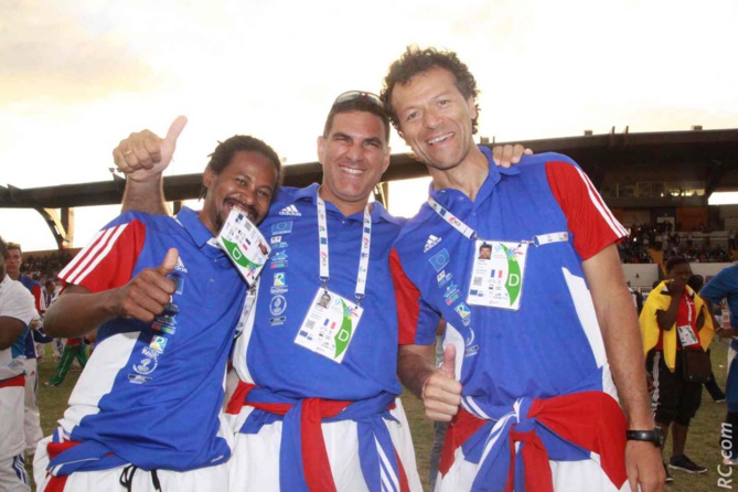 Christophe M'Tima, entraineur, Stéphane Nativel, 2ème du disque et Francois Lebon, l'heureux sélectionneur de l'équipe d'athlétisme qui a ramené 15 médailles d'or à la Réunion.
