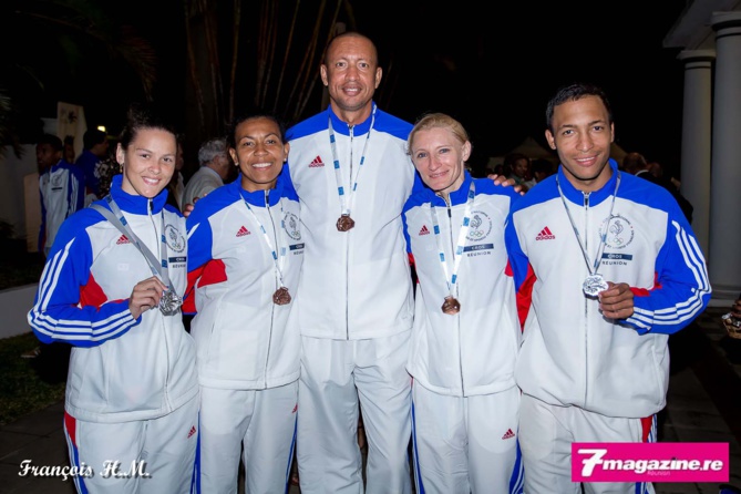 Jeux des Iles<br>Les athlètes réunionnais à la Préfecture</br> Jeux des Iles<br>Les athlètes réunionnais à la Préfecture</br>