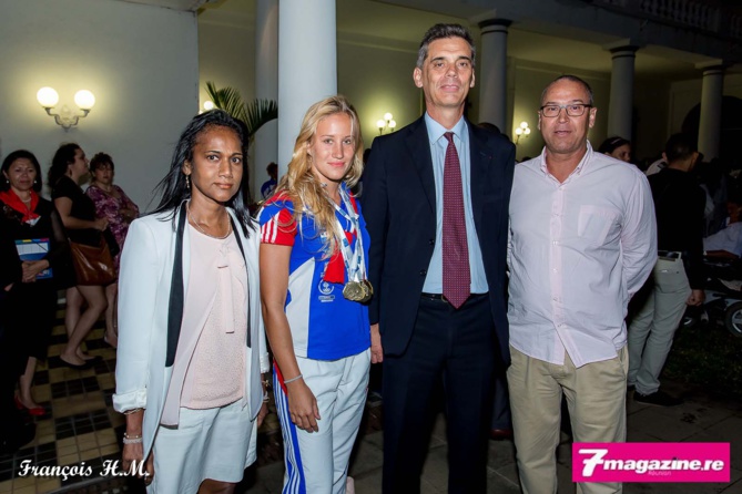 Jeux des Iles<br>Les athlètes réunionnais à la Préfecture</br> Jeux des Iles<br>Les athlètes réunionnais à la Préfecture</br>