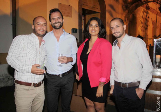 Emmanuel Robert, Steven Potet de Luvi Ogilvy, Weena Shneider de Luvi Ogilvy et Gilles Michel Emmanuel Robert, Steven Potet de Luvi Ogilvy, Weena Shneider de Luvi Ogilvy et Gilles Michel