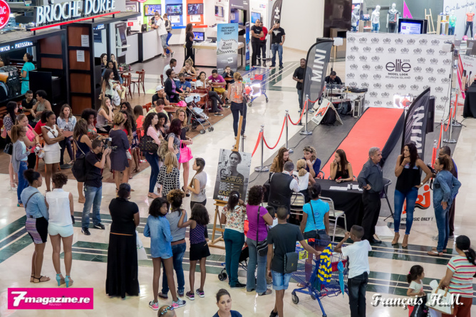 Du monde... Du monde...