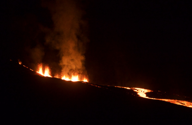 Le volcan refait son show... Le volcan refait son show...