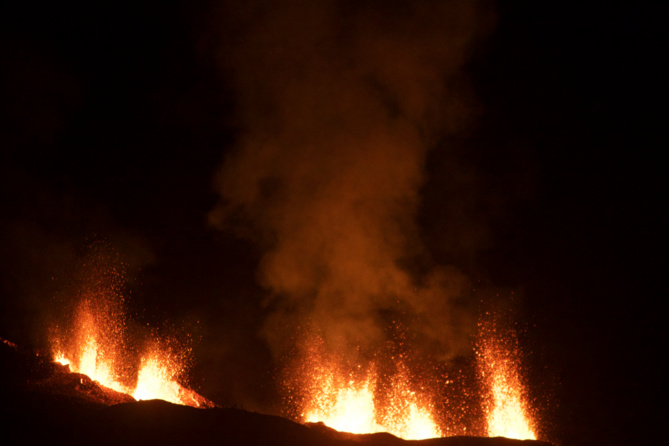 Le volcan refait son show... Le volcan refait son show...
