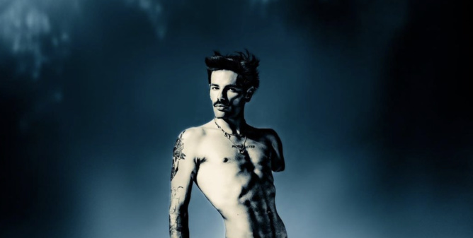 Né sans bras gauche, Lucky Love met le feu à la cérémonie d'ouverture des JO Paralympiques Né sans bras gauche, Lucky Love met le feu à la cérémonie d'ouverture des JO Paralympiques