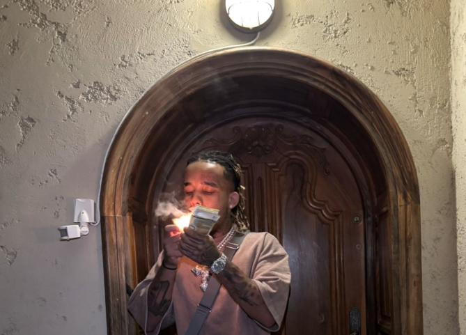 Le rappeur Zola en garde à vue pour refus d’obtempérer à 200 km/h et conduite sous stupéfiants Le rappeur Zola en garde à vue pour refus d’obtempérer à 200 km/h et conduite sous stupéfiants