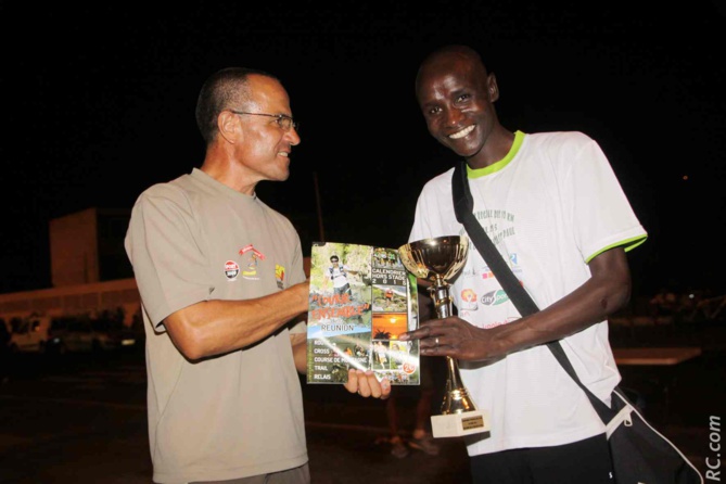 Le Kényan Titus Kipkemoi a ramené un magazine chez lui