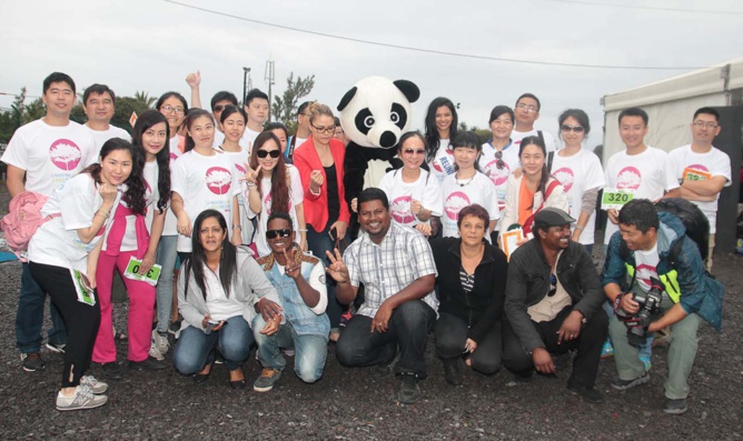 Pandathlon à Saint-Philippe<br>2 000 marcheurs pour La Réunion et pour la planète!<br />