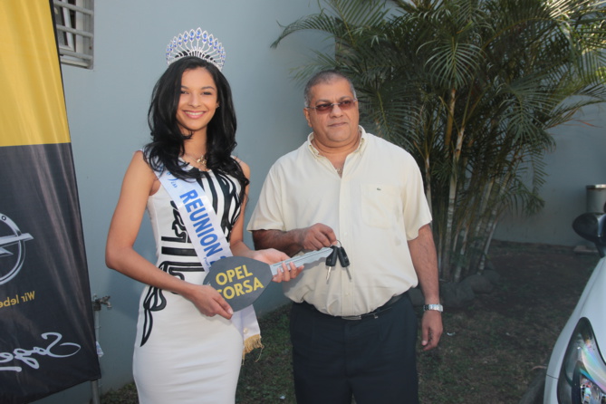 Azuima Issa et Arzou Mahamadaly, directeur général de la Sogecore, concessionnaire Opel Azuima Issa et Arzou Mahamadaly, directeur général de la Sogecore, concessionnaire Opel